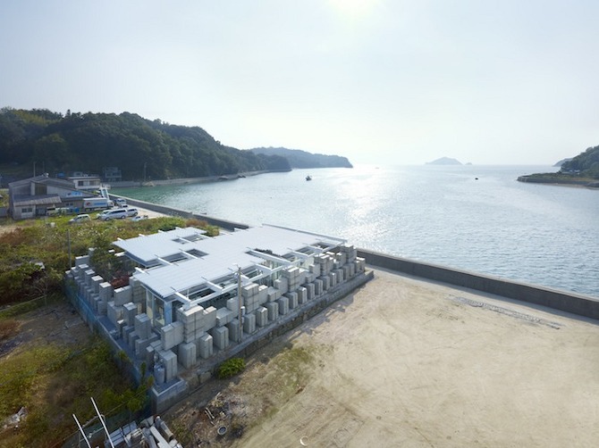 edajima7623 Glass House for Diver by NAF Architect & Design in THISISPAPER MAGAZINE